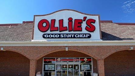 Ollie's in Williamsburg, Virginia [02]