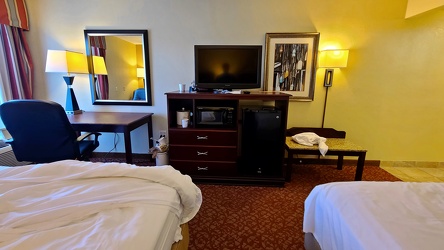 Room 506 at the Hampton Inn in Newport News [03]