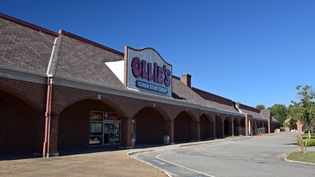 Ollie's in Williamsburg, Virginia [01]