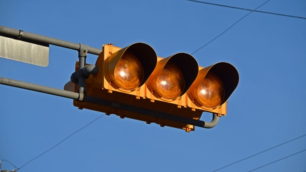 Horizontal traffic light in use as a blinker [03]