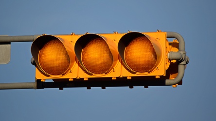 Horizontal traffic light in use as a blinker [01]