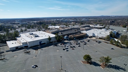 Aerial view of Lakeforest Mall [12]