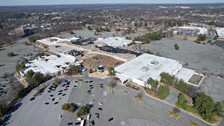 Aerial view of Lakeforest Mall [08]