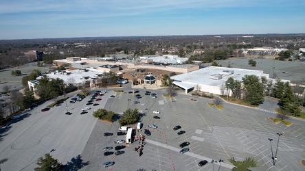 Aerial view of Lakeforest Mall [14]