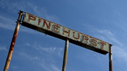 Sign for Pinehurst Motel [02]