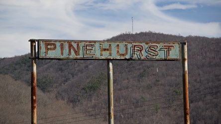 Sign for Pinehurst Motel [03]