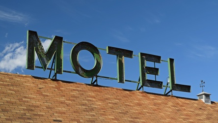 Roof sign for Pinehurst Motel [03]