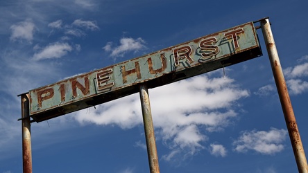 Sign for Pinehurst Motel [01]