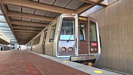 Train at East Falls Church station [01]