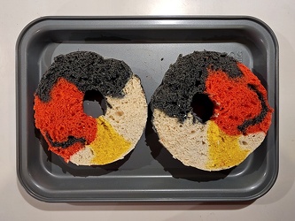 Maryland flag bagel [01]