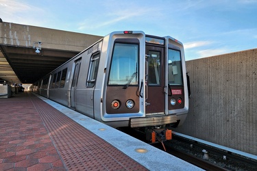 Train at East Falls Church station [02]