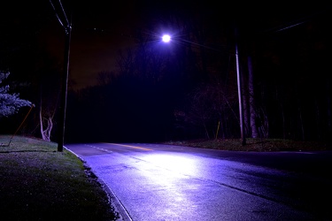 Purple streetlight at Jennings Chapel Road and Route 97 [01]