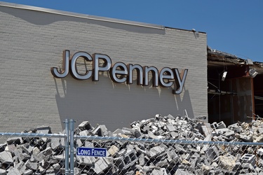 Staunton Mall demolition progress [22]