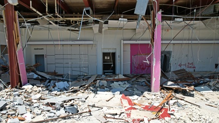 Staunton Mall demolition progress [29]