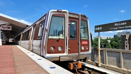 Train at McLean station [02]