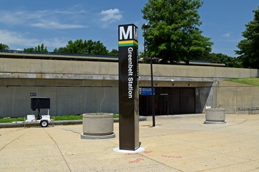 Greenbelt station entrance pylon [04]