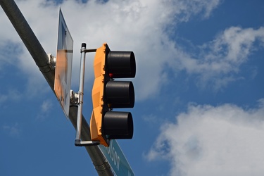 Traffic signals on Nicholson Lane [06]