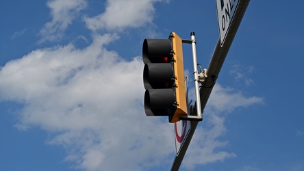 Traffic signals in Derwood, Maryland [01]