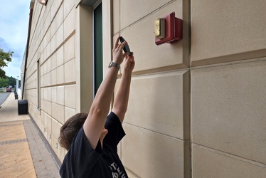 Elyse photographs an Edwards Integrity at Delaware House