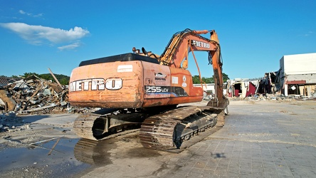 Staunton Mall demolition progress, August 2022 [21]