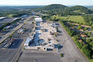 Staunton Mall demolition progress, August 2022 [06]