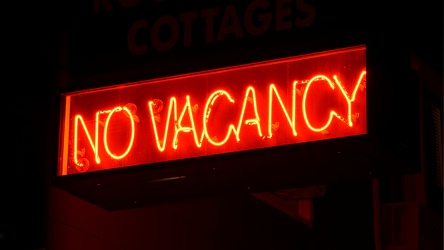 "NO VACANCY" sign at Ocean Manor [01]