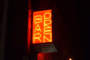 "BAR OPEN" sign at the Bearded Clam [02]