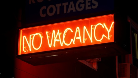 "NO VACANCY" sign at Ocean Manor [02]