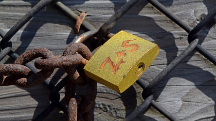 Love locks in Ocean City [02]