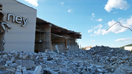 Staunton Mall demolition progress, September 2022 [06]