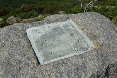 Place where a plaque used to be at Ravens Roost overlook [01]