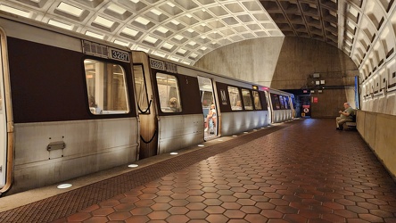 WMATA railcar 3286 at Ballston-MU station