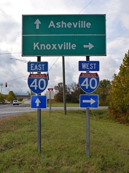 Interstate 40 signage on Strawberry Plains Pike [01]