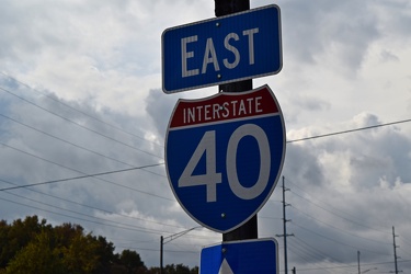 Interstate 40 signage on Strawberry Plains Pike [05]