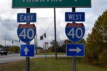 Interstate 40 signage on Strawberry Plains Pike [02]