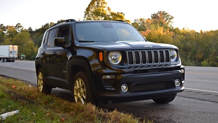 Jeep Renegade on US 321