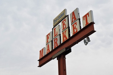 Sign for the Tri-Cities Flea Market [06]