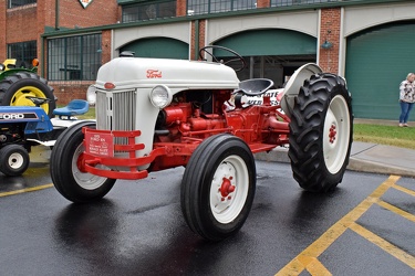 1951 Ford 8N tractor [01]