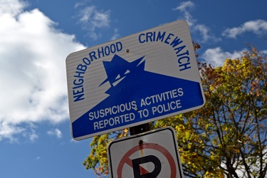 Neighborhood watch sign on Montrose Avenue SE