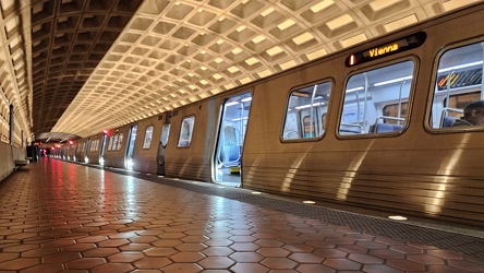 Train at Ballston-MU station, October 2022 [02]