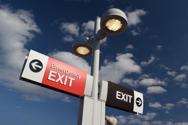 Exit signage at Ashburn station [01]