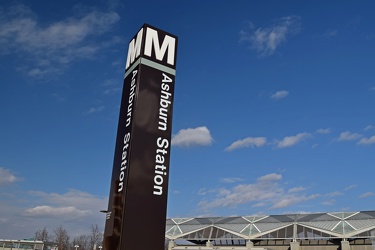 Ashburn station entrance pylon [03]