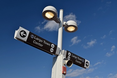 Signage for trains towards Largo at Ashburn station [01]