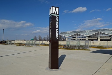 Ashburn station entrance pylon [01]