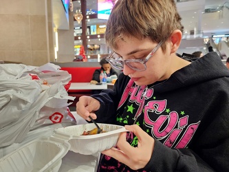 Elyse eats at Pentagon City Mall