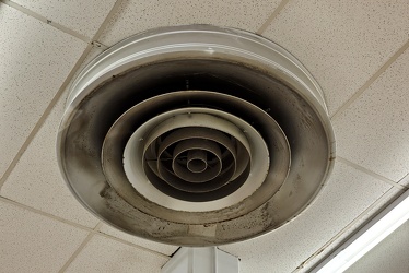 Ceiling air vent at Sharp Shopper [01]