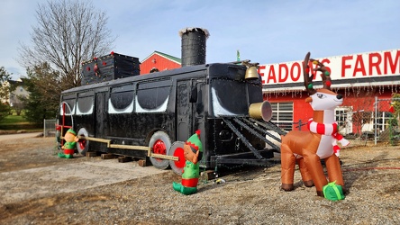 Former Fairfax Connector bus at Meadows Farms Nurseries