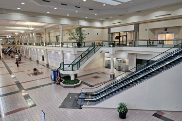 Northeastern end of Tanglewood Mall, December 2022