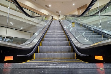 Escalator at northeastern end of Tanglewood Mall [01]