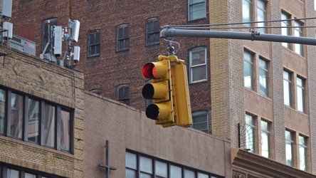 Traffic light at 7th Avenue and West 26th Street [02]